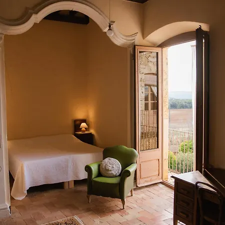 Traver De Besalú Pensión Maià de Montcal