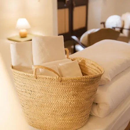 Traver De Besalú * Maià de Montcal