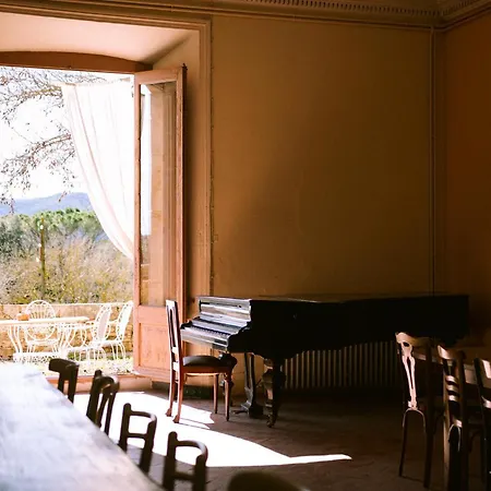 Traver De Besalú Maià de Montcal